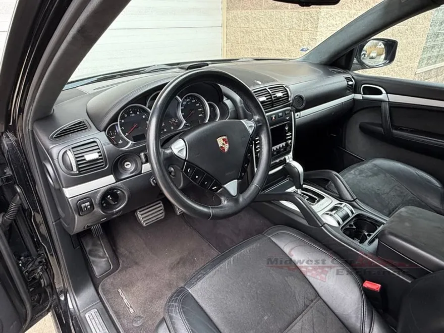2009 Porsche Cayenne GTS photo 1