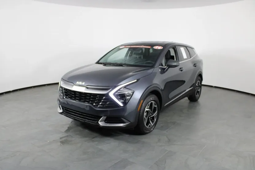2024 Kia Sportage LX photo 1