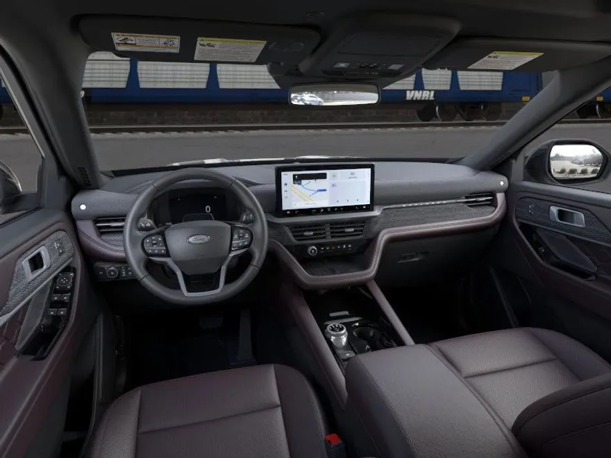 2025 Ford Explorer Platinum photo 1