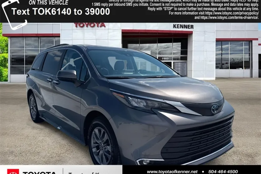 2024 Toyota Sienna XLE photo 1