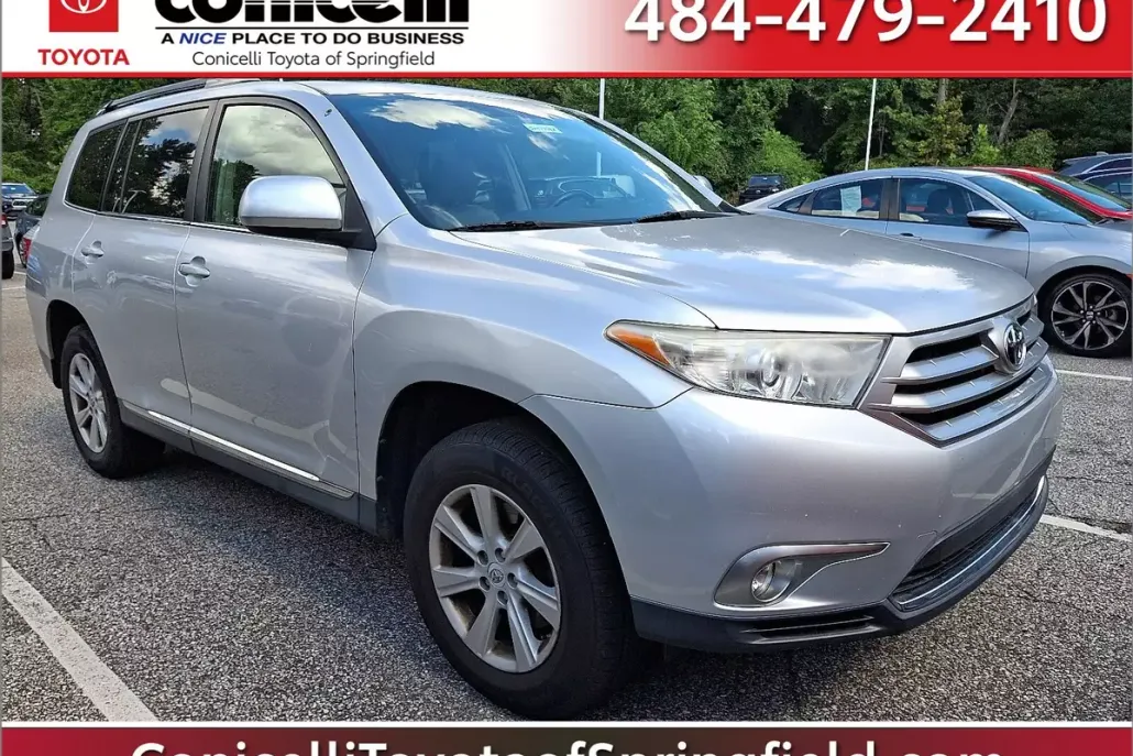 2012 Toyota Highlander Base photo 1