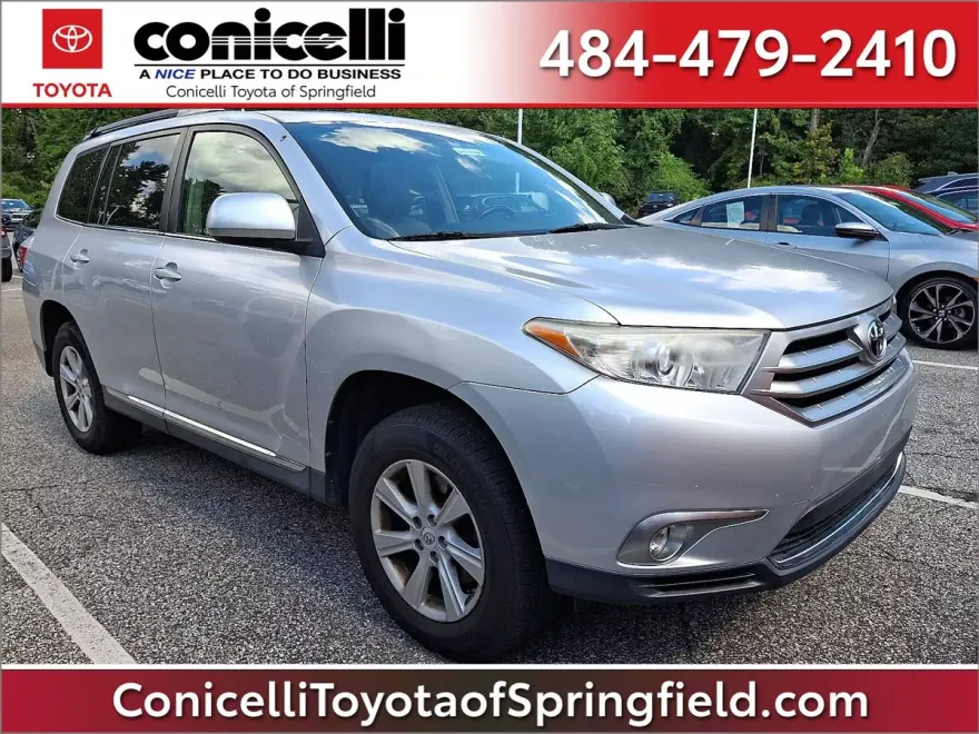 2012 Toyota Highlander Base photo 1