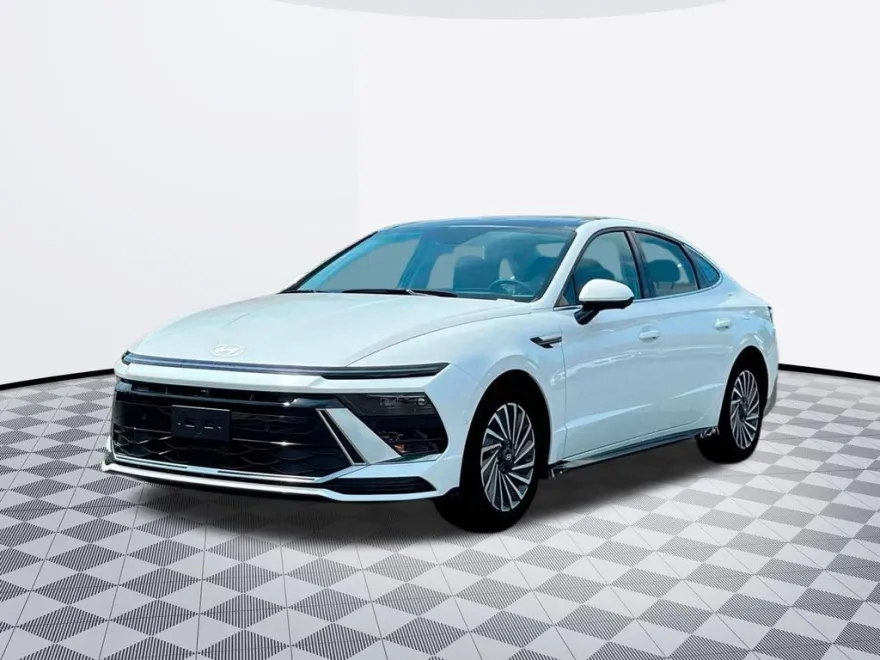 2025 Hyundai Sonata Hybrid Limited photo 1