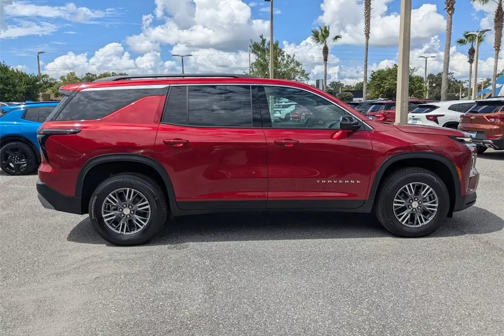 2026 Chevrolet Traverse photo 1