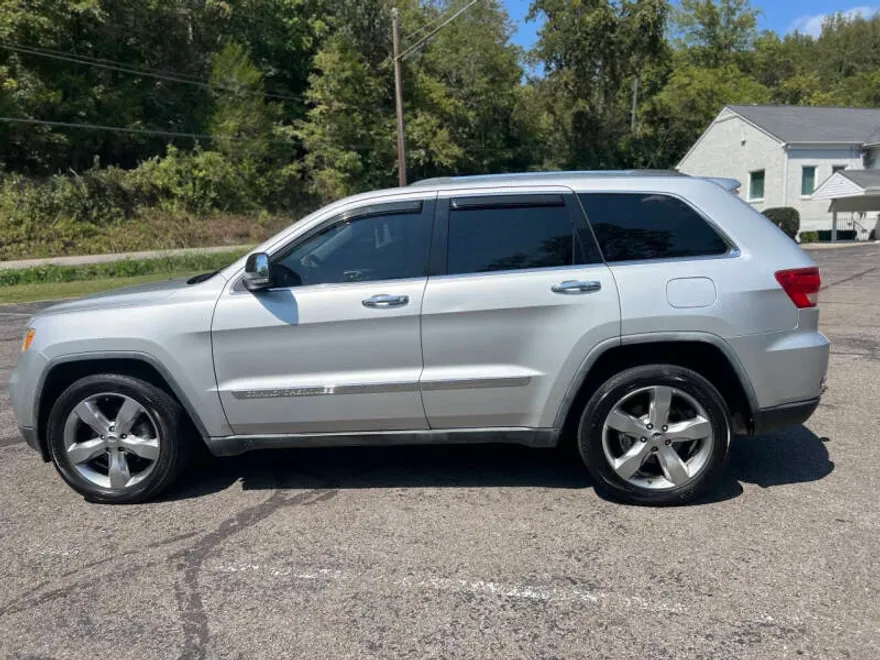 2011 Jeep Grand Cherokee Overland photo 1
