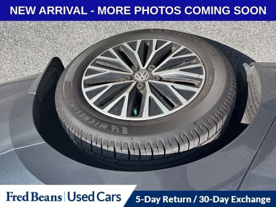 2019 Volkswagen Jetta SEL photo 1