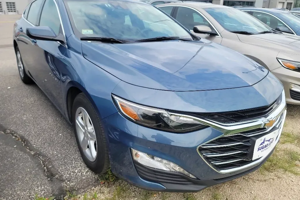 2024 Chevrolet Malibu 1LT photo 1