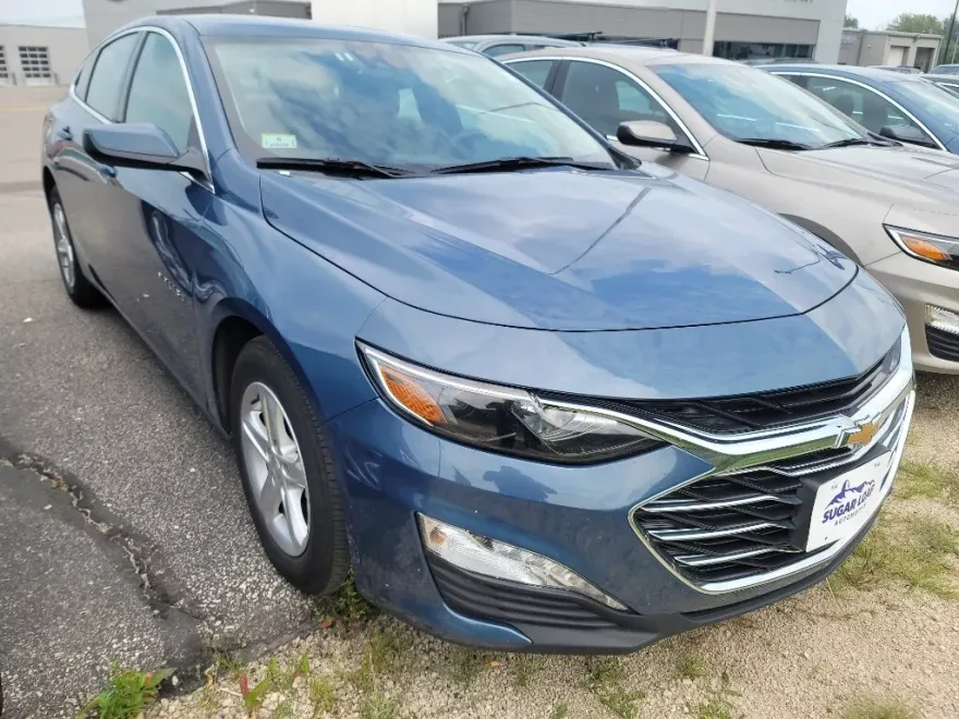 2024 Chevrolet Malibu 1LT photo 1