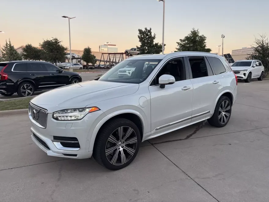 2023 Volvo XC90 Recharge T8 Plus photo 1