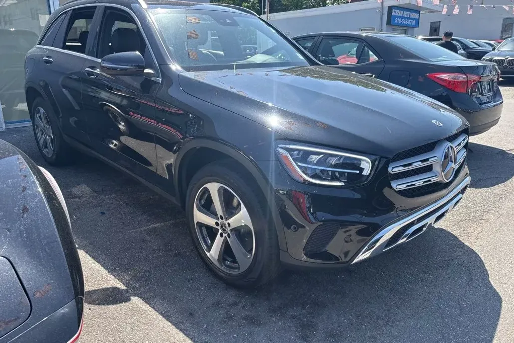 2022 Mercedes Benz GLC 300 4MATIC photo 1