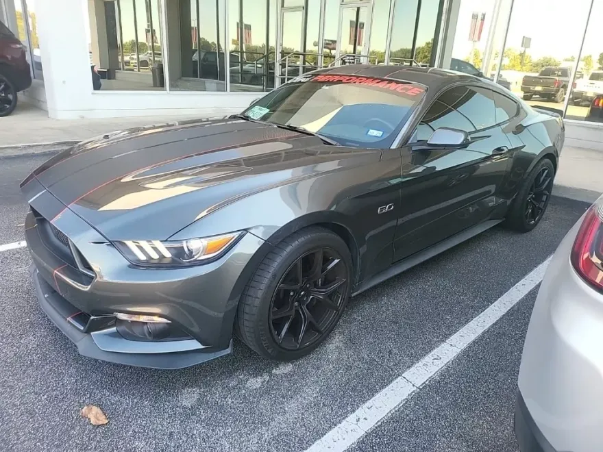 2017 Ford Mustang GT photo 1