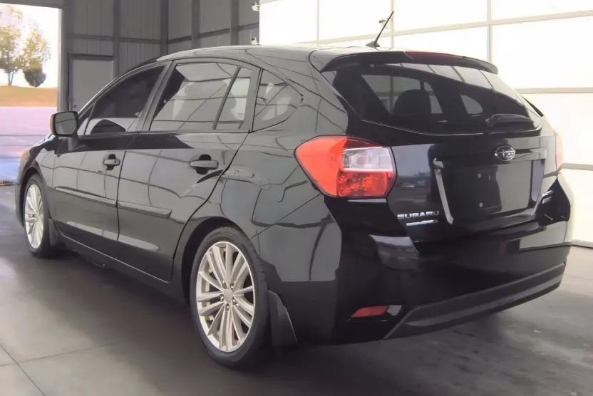 2013 Subaru Impreza 2.0i Premium photo 1