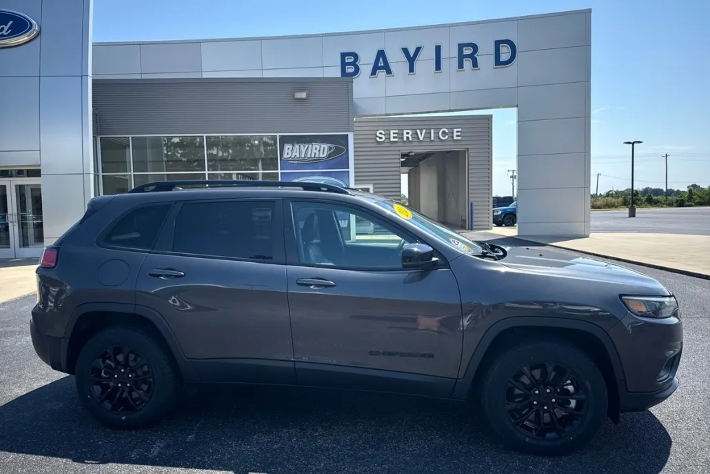 2023 Jeep Cherokee Altitude Lux photo 1