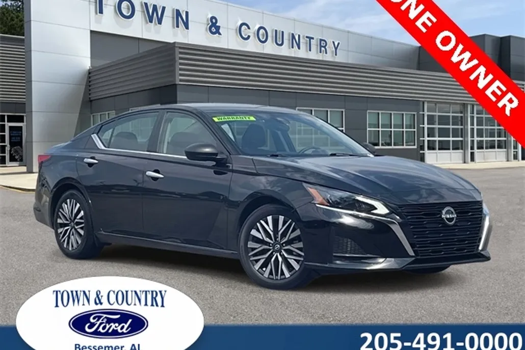 2024 Nissan Altima 2.5 SV photo 1