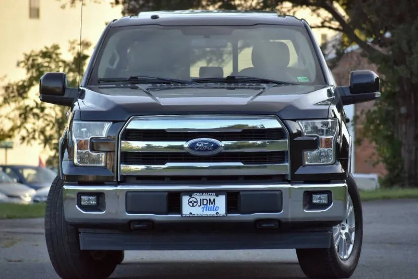 2017 Ford F-150 Lariat photo 1