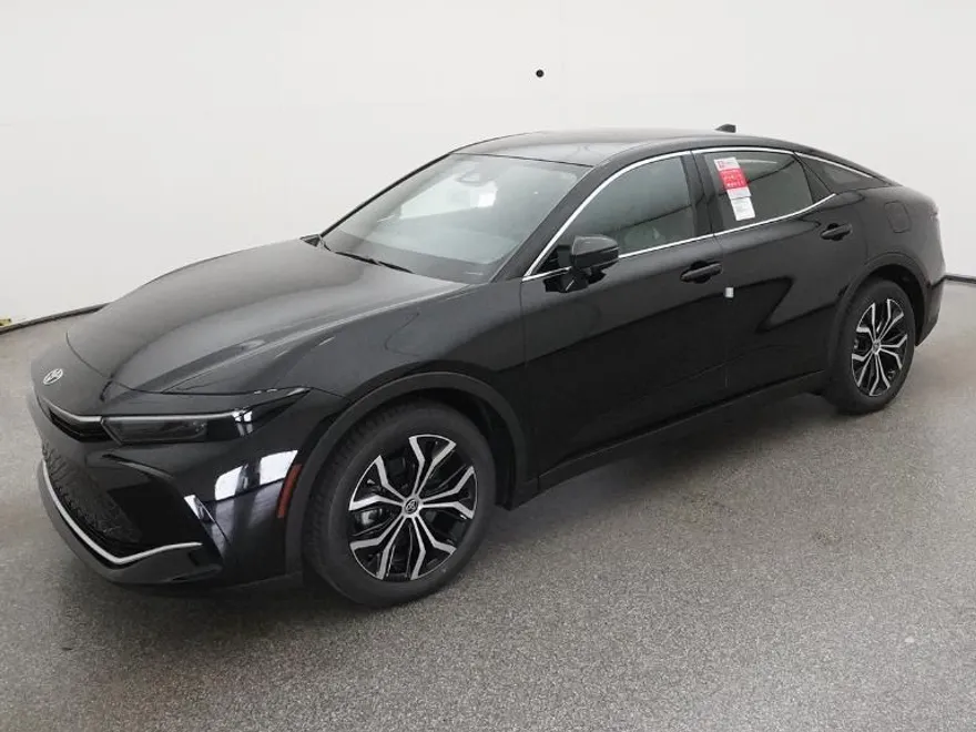 2026 Toyota Crown XLE photo 1