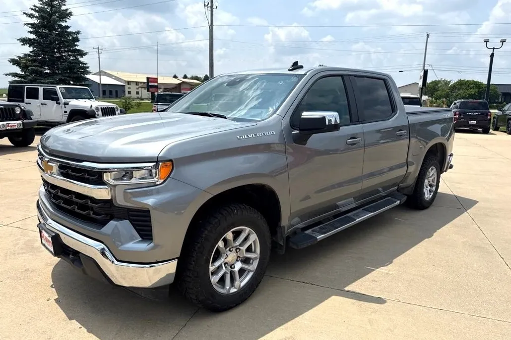 2023 Chevrolet Silverado 1500 photo 1