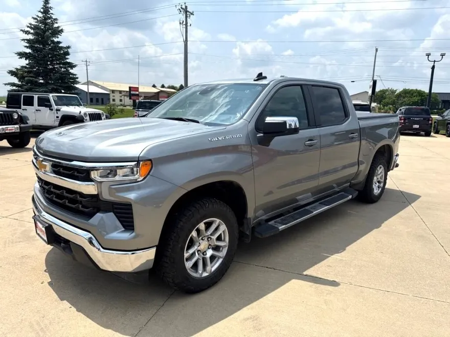 2023 Chevrolet Silverado 1500 photo 1