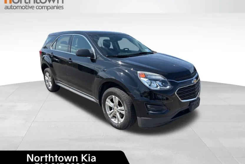 2017 Chevrolet Equinox LS photo 1