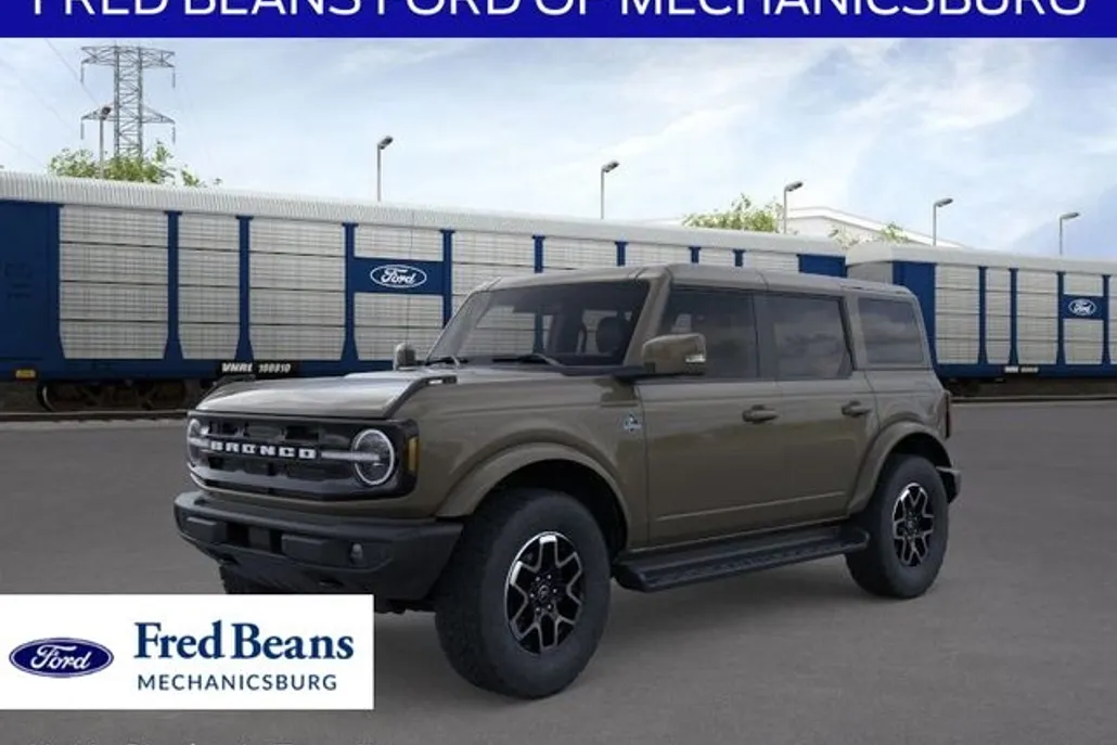 2025 Ford Bronco Outer Banks photo 1