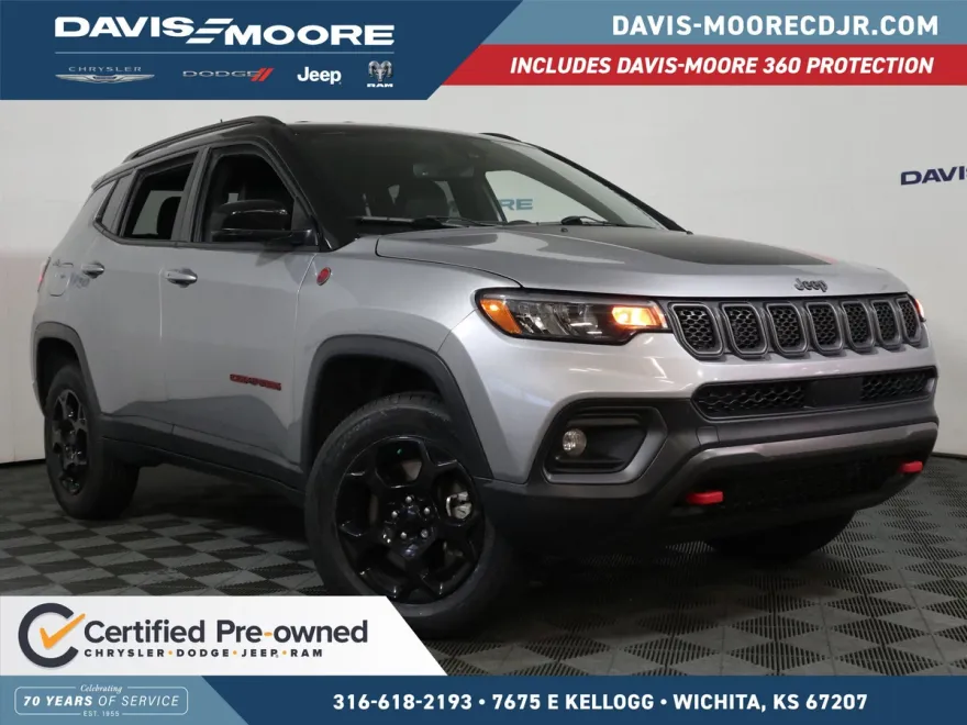 2023 Jeep Compass Trailhawk photo 1