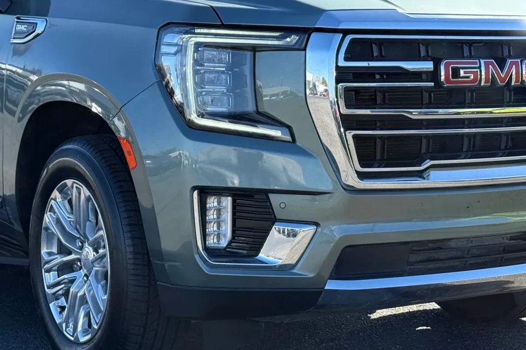 2023 Gmc Yukon SLT photo 1