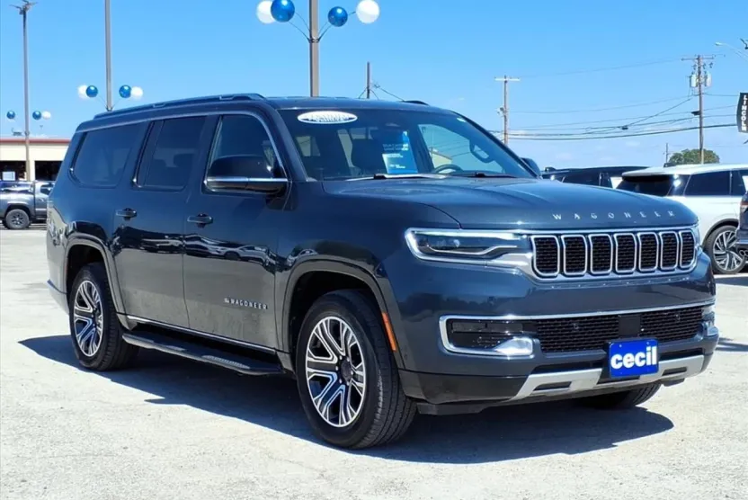 2024 Jeep Wagoneer L Series II photo 1