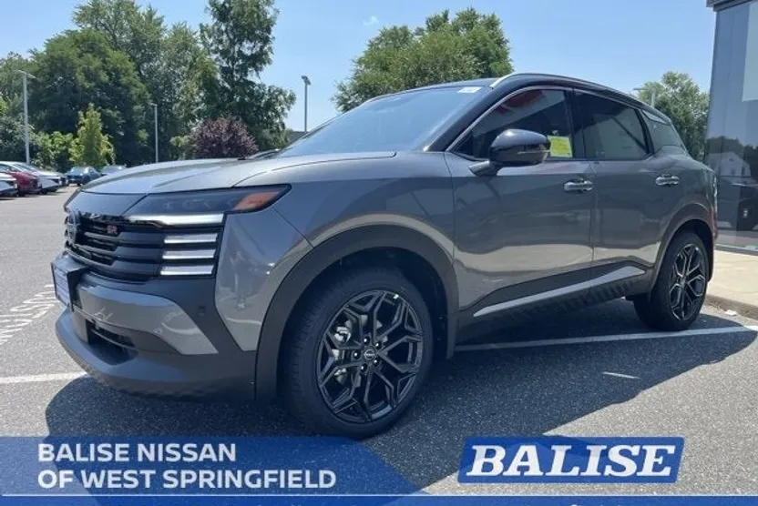 2025 Nissan Kicks SR photo 1