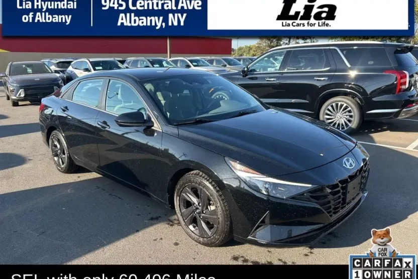 2023 Hyundai Elantra SEL photo 1