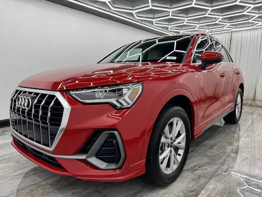 2024 Audi Q3 S line Premium photo 1