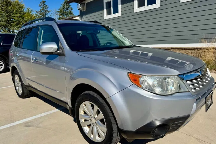 2012 Subaru Forester 2.5X Premium photo 1