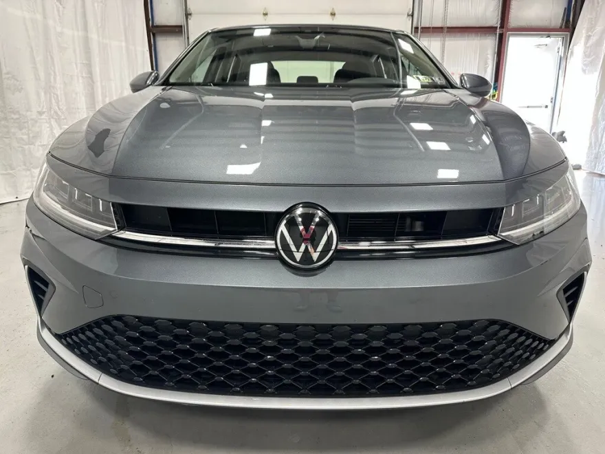 2025 Volkswagen Jetta 1.5T S photo 1