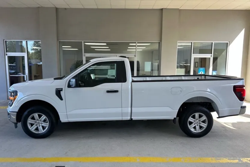 2025 Ford F-150 XL photo 1