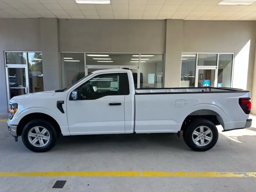 2025 Ford F-150 XL photo 1