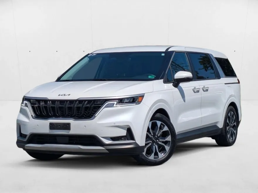 2024 Kia Carnival EX photo 1