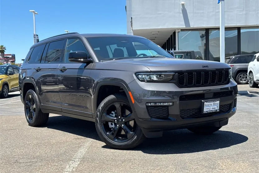 2025 Jeep Grand Cherokee Limited photo 1