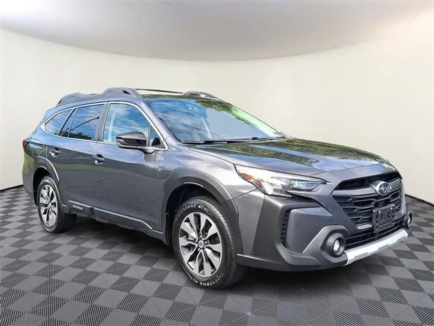 2023 Subaru Outback Limited XT photo 1
