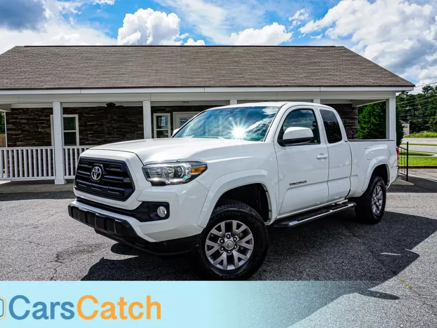 2017 Toyota Tacoma SR5 photo 1
