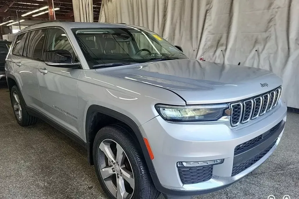 2021 Jeep Grand Cherokee Limited photo 1