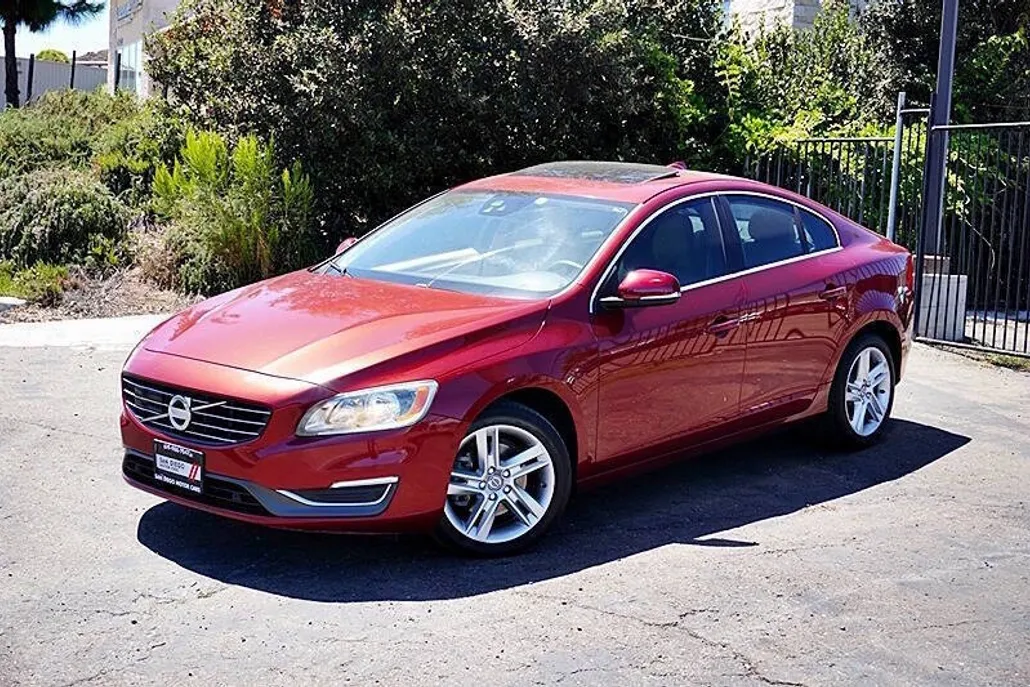 2015 Volvo S60 Premier R-Design photo 1