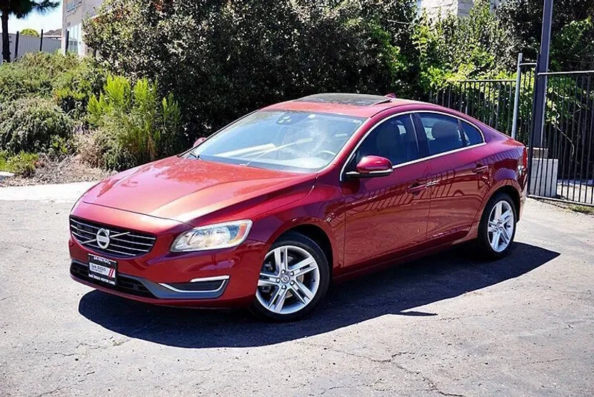 2015 Volvo S60 Premier R-Design photo 1