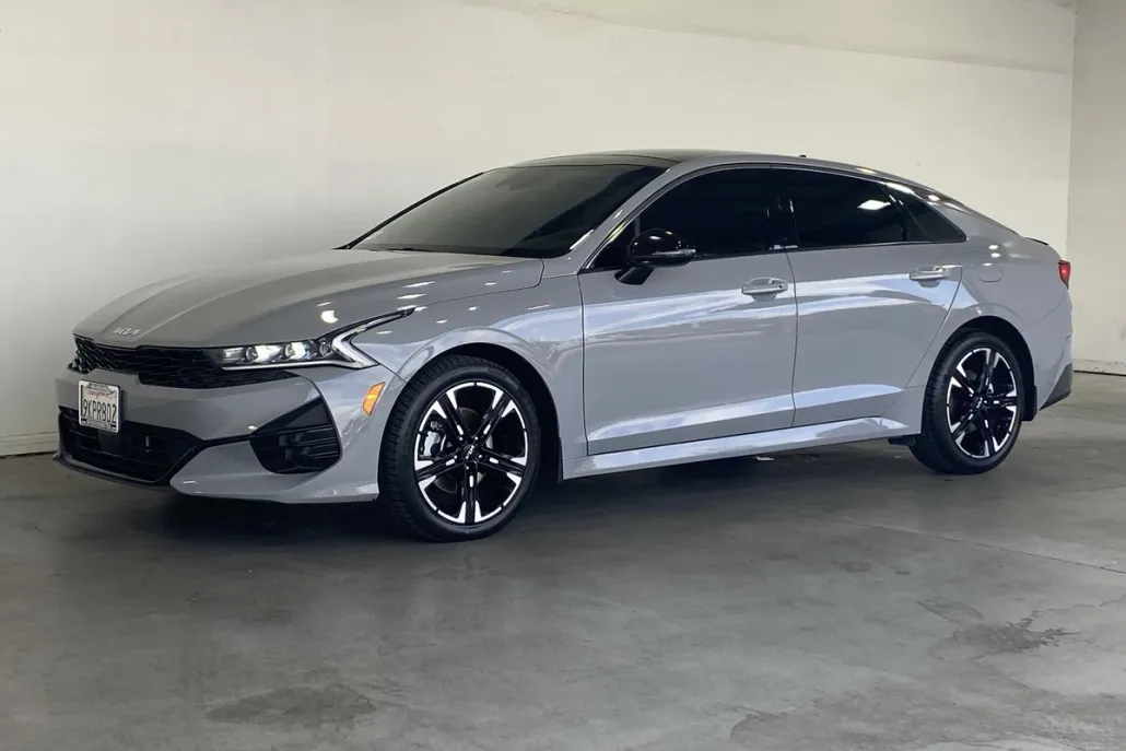 2024 Kia K5 GT-Line photo 1