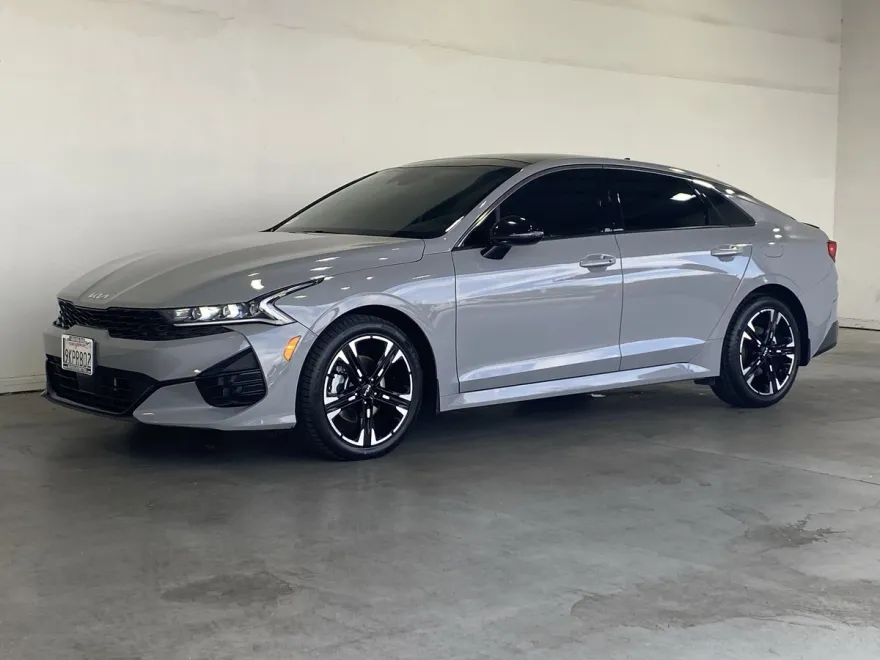 2024 Kia K5 GT-Line photo 1