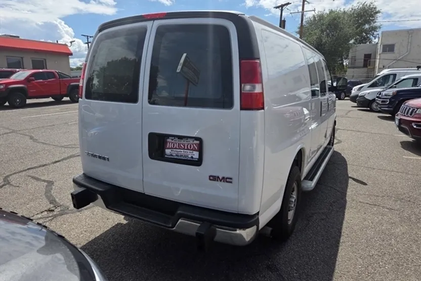 2017 Gmc Savana 2500 Cargo photo 1