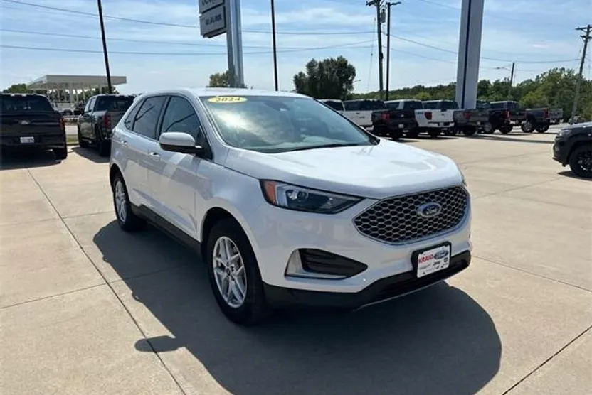 2024 Ford Edge SEL photo 1