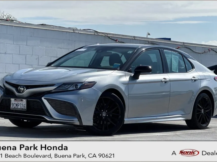 2022 Toyota Camry XSE photo 1
