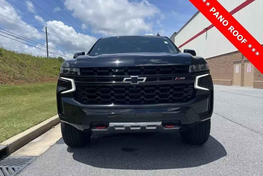 2023 Chevrolet Suburban Z71 photo 1