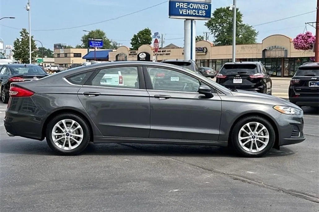2020 Ford Fusion SE photo 1