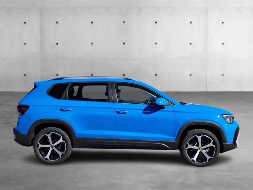 2025 Volkswagen Taos SEL photo 1