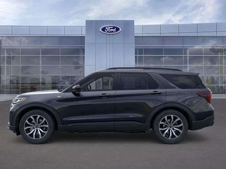 2025 Ford Explorer ST-Line photo 1